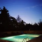 Pool House * Μεντουλίν