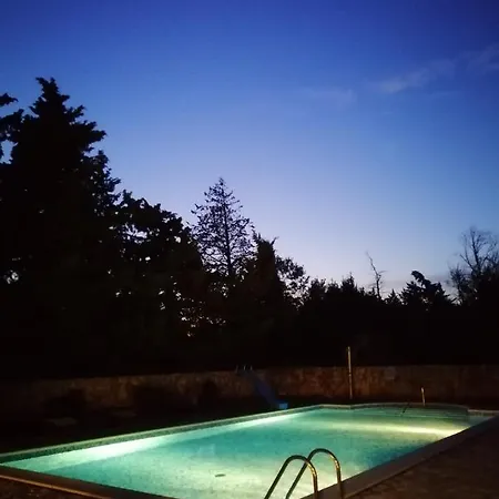 Pool House * メドゥリン
